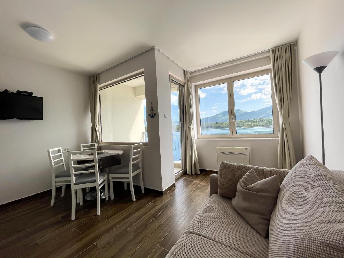 Apartments Maestral Tivat Bagian luar foto