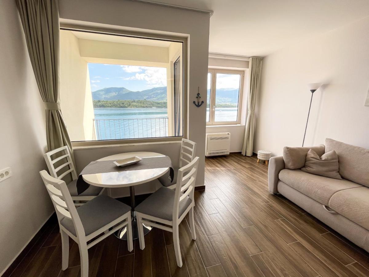 Apartments Maestral Tivat Bagian luar foto