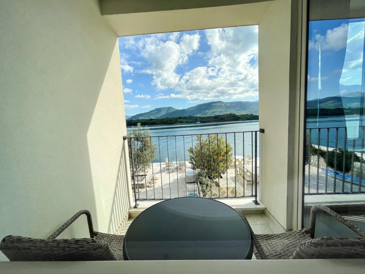 Apartments Maestral Tivat Bagian luar foto