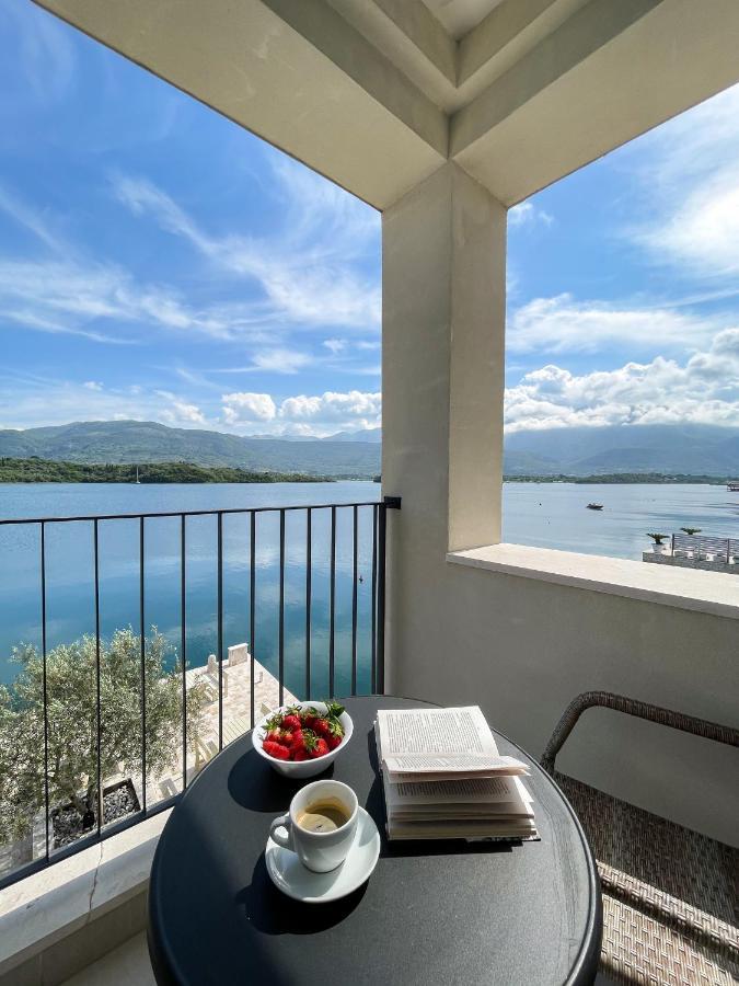 Apartments Maestral Tivat Bagian luar foto