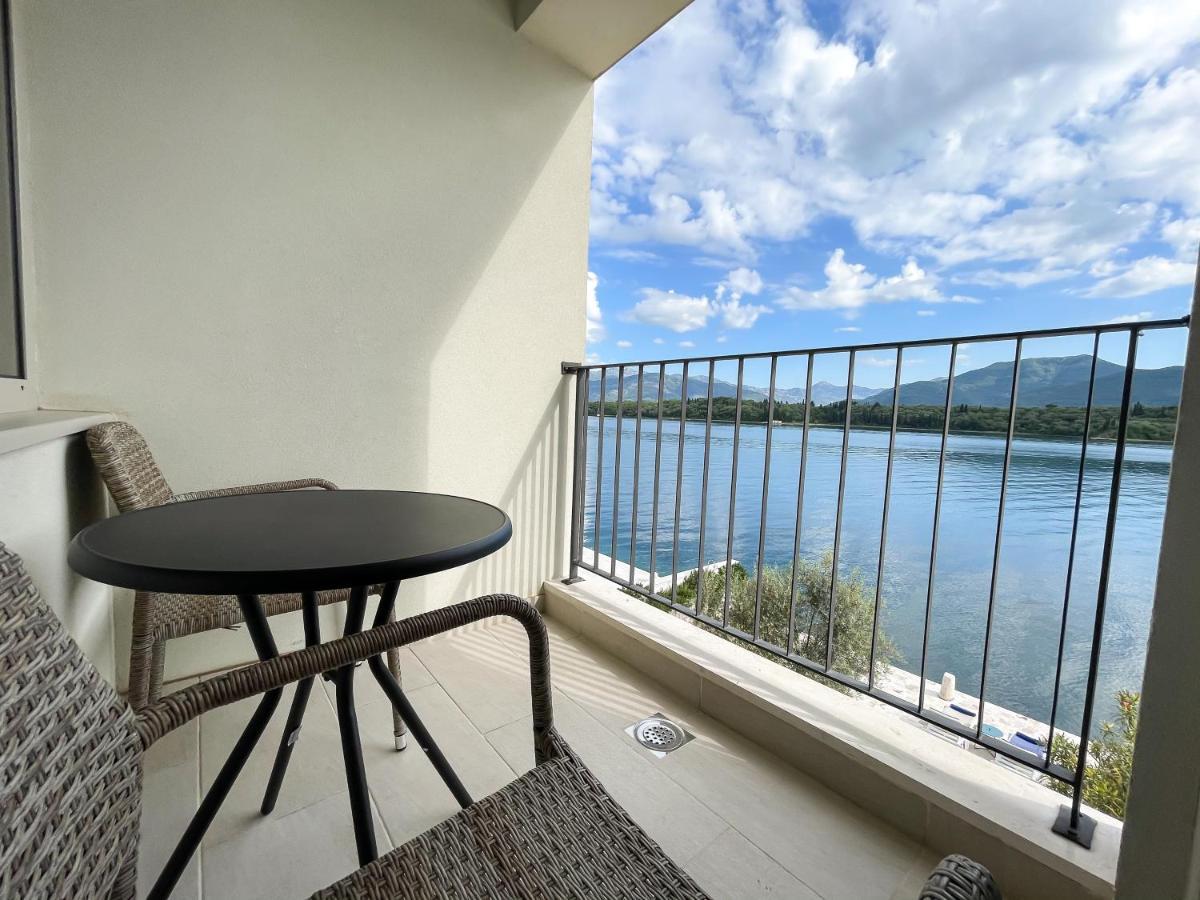 Apartments Maestral Tivat Bagian luar foto