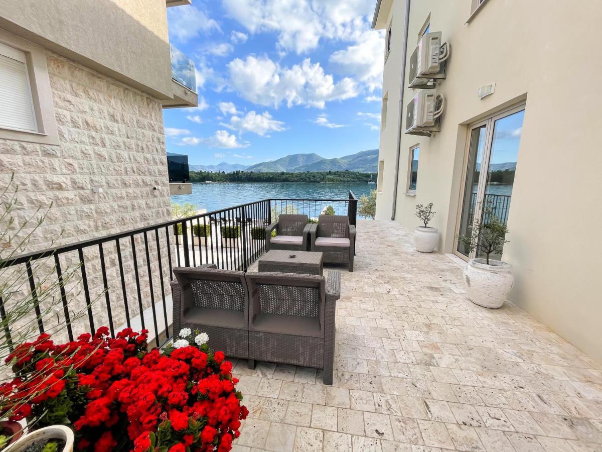 Apartments Maestral Tivat Bagian luar foto