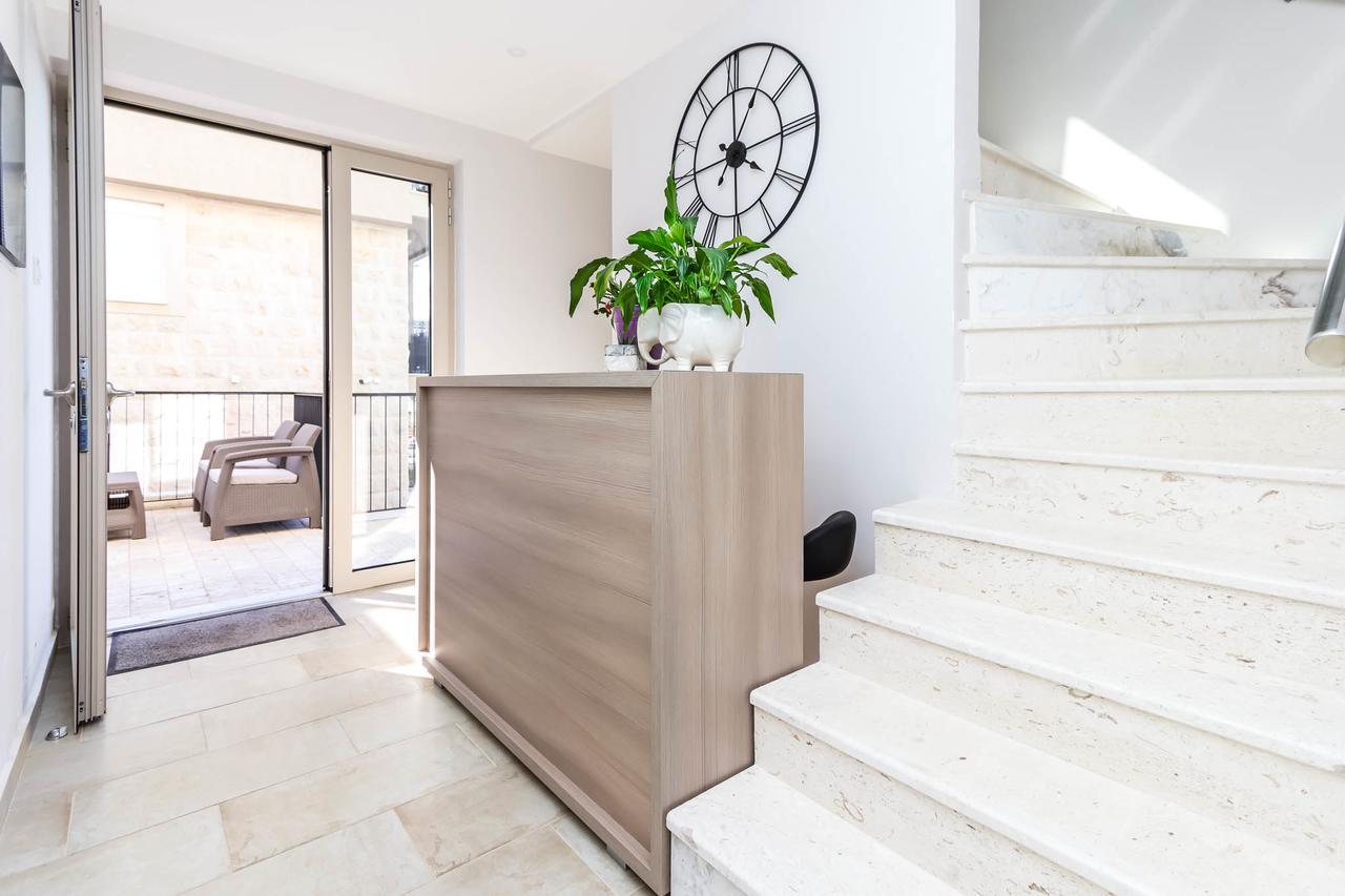 Apartments Maestral Tivat Bagian luar foto