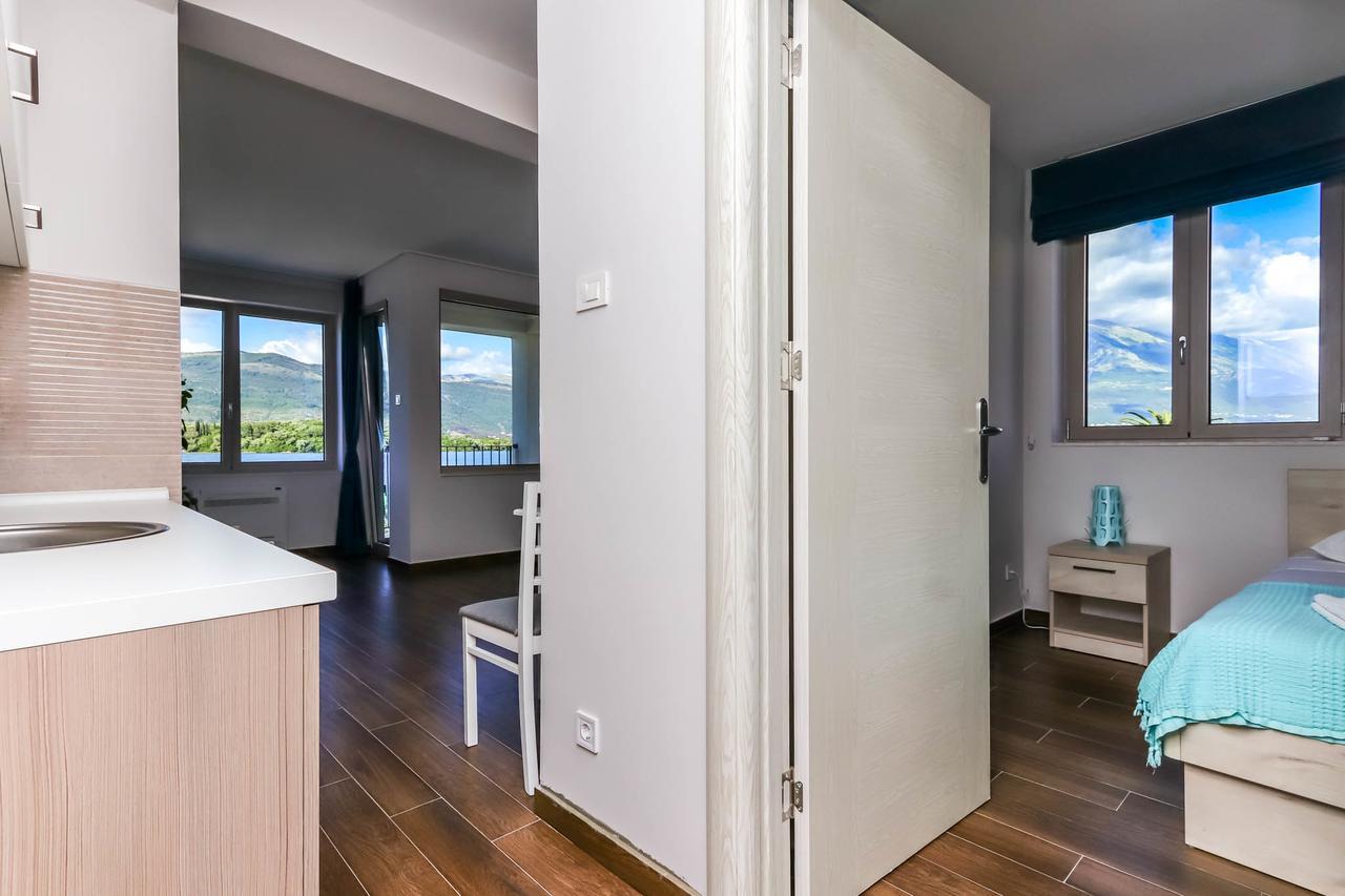 Apartments Maestral Tivat Bagian luar foto