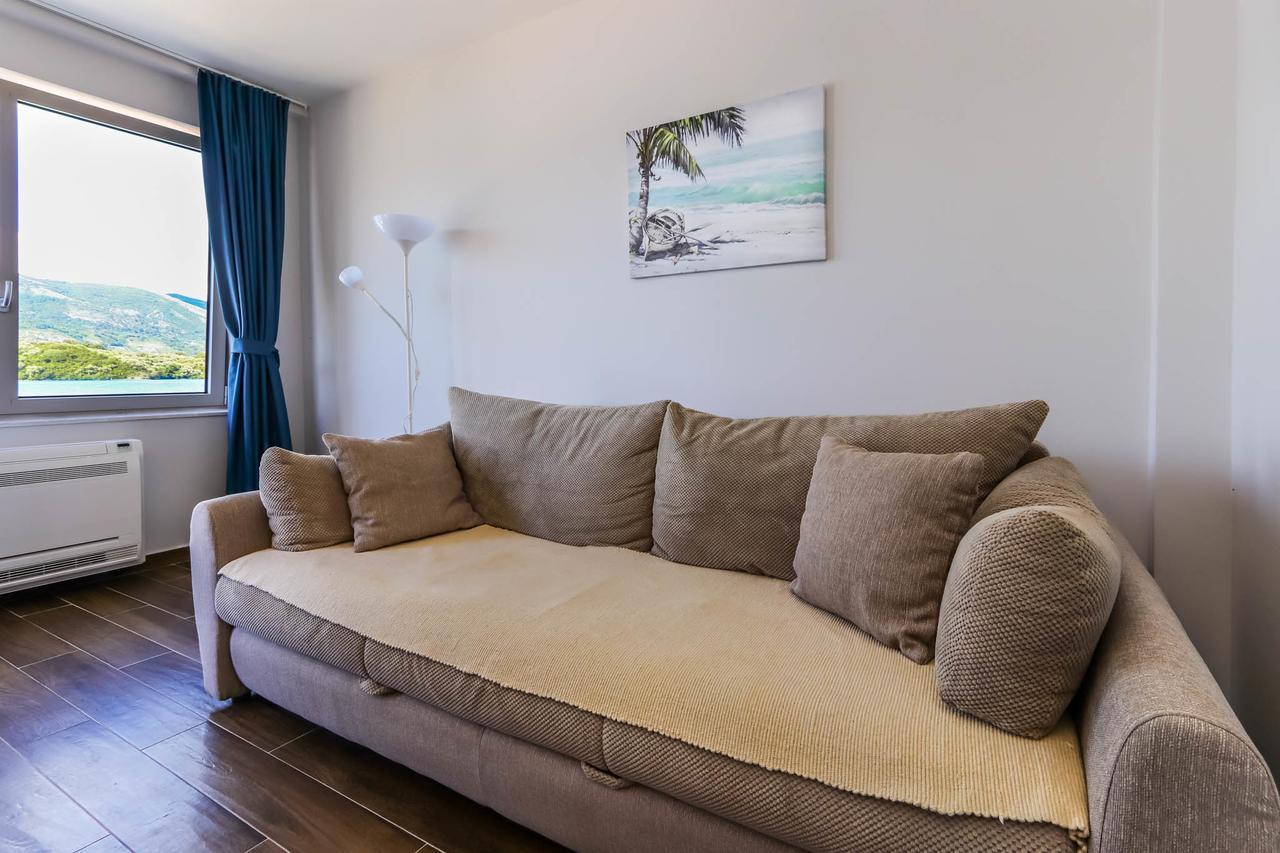 Apartments Maestral Tivat Bagian luar foto