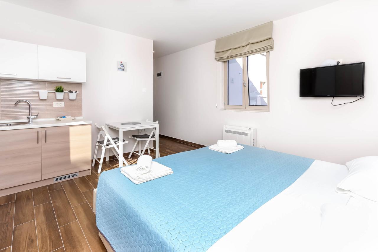 Apartments Maestral Tivat Bagian luar foto