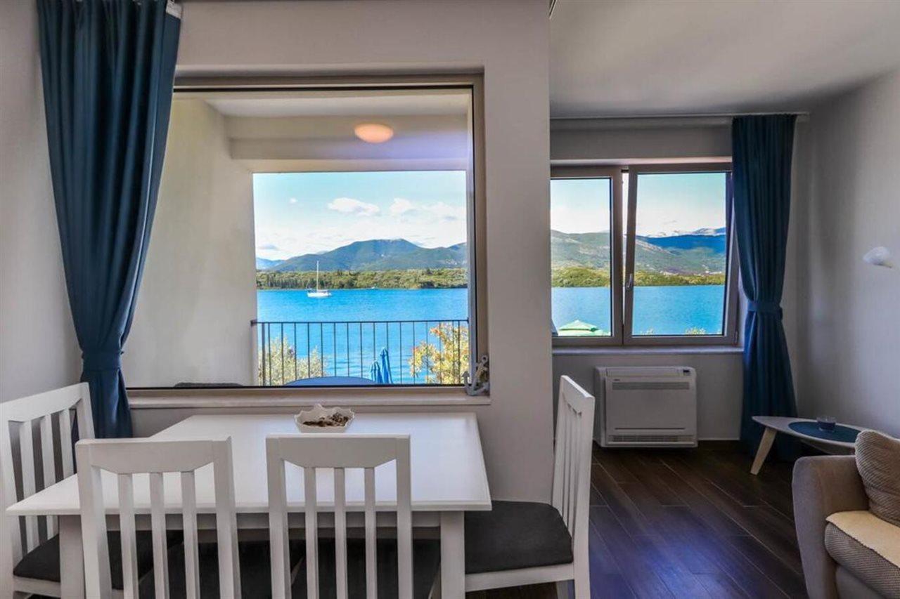 Apartments Maestral Tivat Bagian luar foto