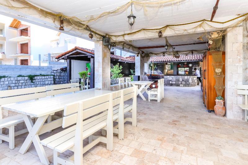 Apartments Maestral Tivat Bagian luar foto